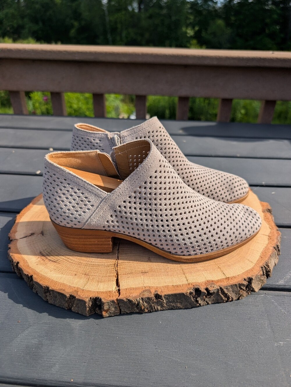 Lucky Brand Brushed Suede Booties Diamond Laser Cut-Out SZ 7 - Picture 3 of 14